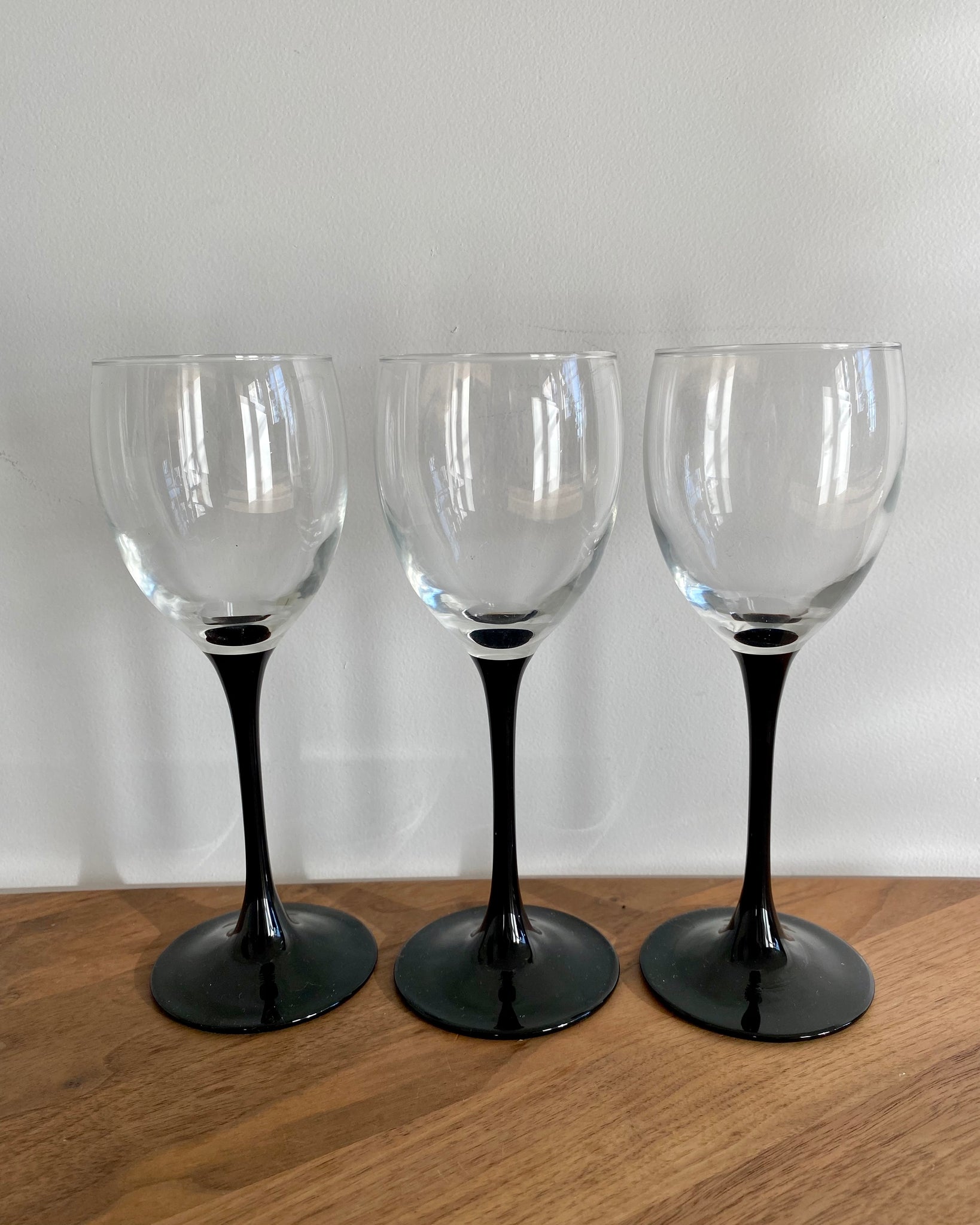 Wine glasses Luminarc set of 3 (PICK UP ONLY!)