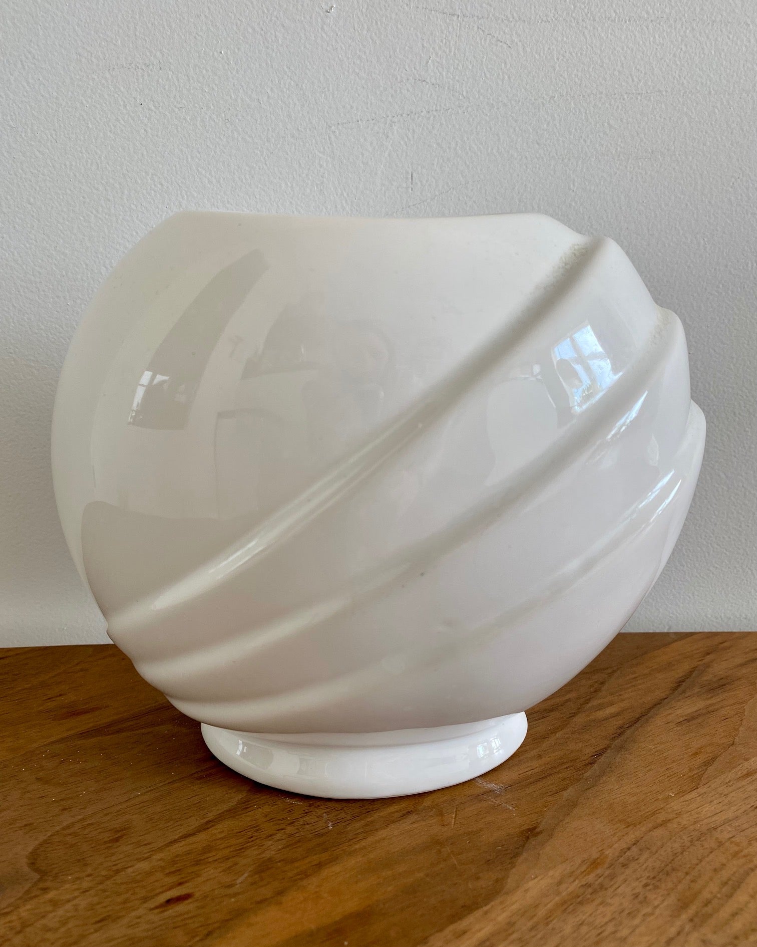 Small round vase white